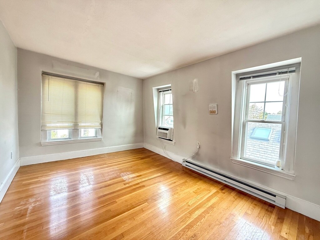 Building Photo - 373 K St