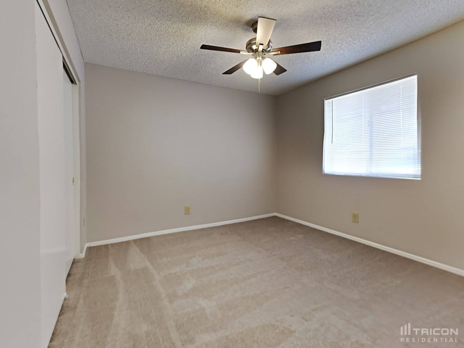 Building Photo - 8427 W Orchid Ln