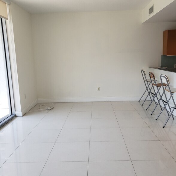 Building Photo - 1050 Brickell Ave