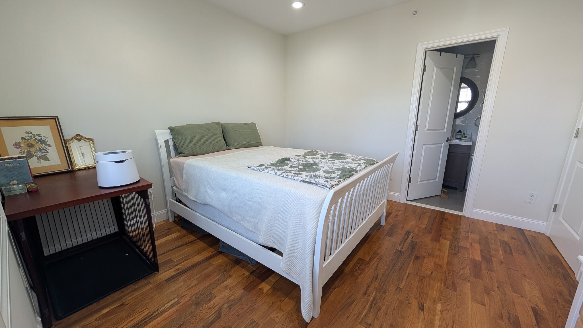 Building Photo - 104 Broughton Ave