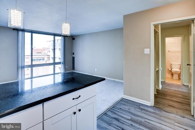 Building Photo - 950 25th St NW