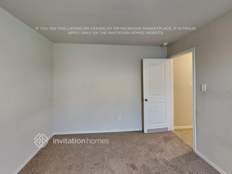 Building Photo - 7323 Avila Vis