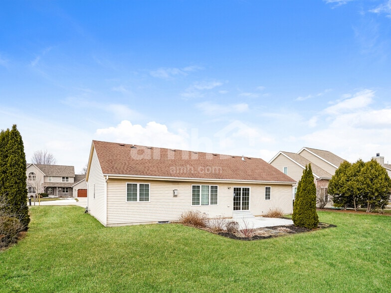 Building Photo - 338 Ponderosa Dr