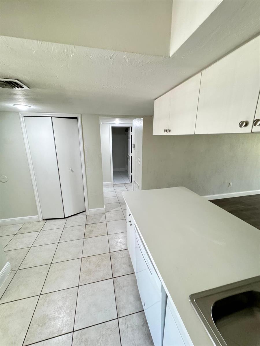 Building Photo - 803 Palm Beach Trace Dr