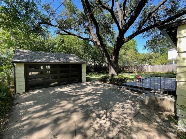 Building Photo - 3624 S Hills Ave