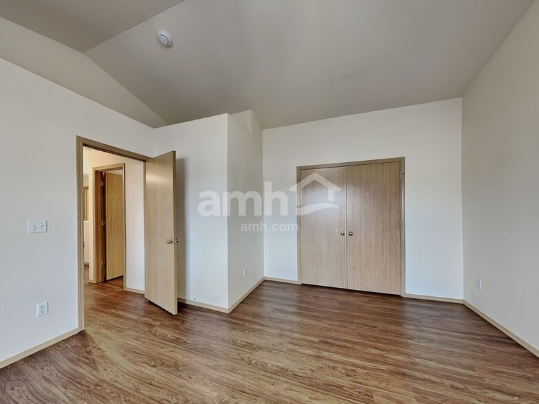 Building Photo - 1107 202nd St E