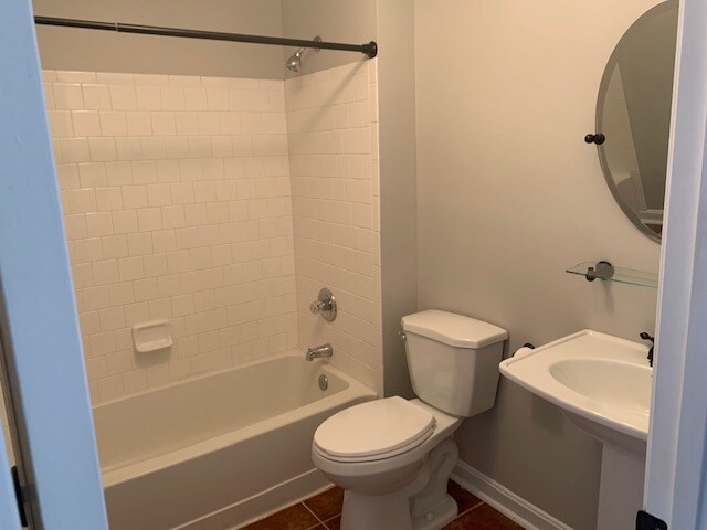 Building Photo - 8941 Town Center Cir