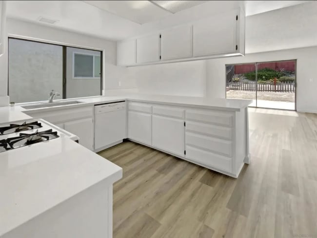 Building Photo - 5989 Chaumont Dr