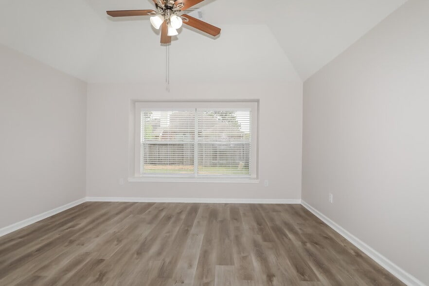 Building Photo - 2439 Ligustrum Flower Dr