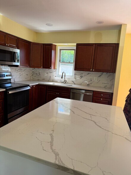 Building Photo - 7216 Belinger Ct