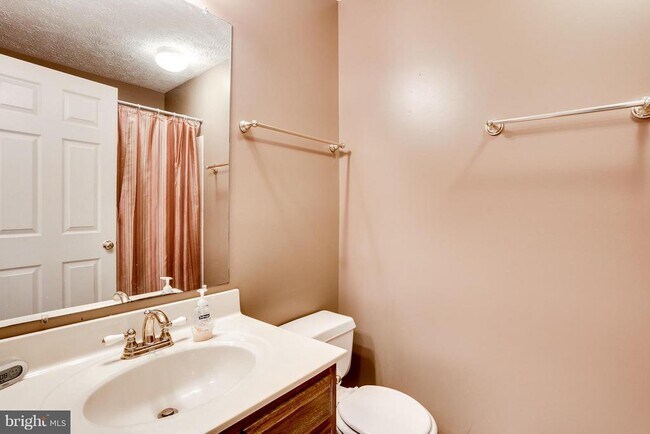 Building Photo - 6205 Sandpiper Ct