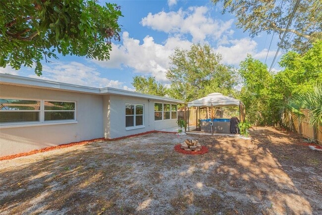 Building Photo - 2121 Greenbriar Blvd