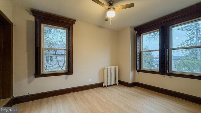 Building Photo - 165 E Mt Pleasant Ave