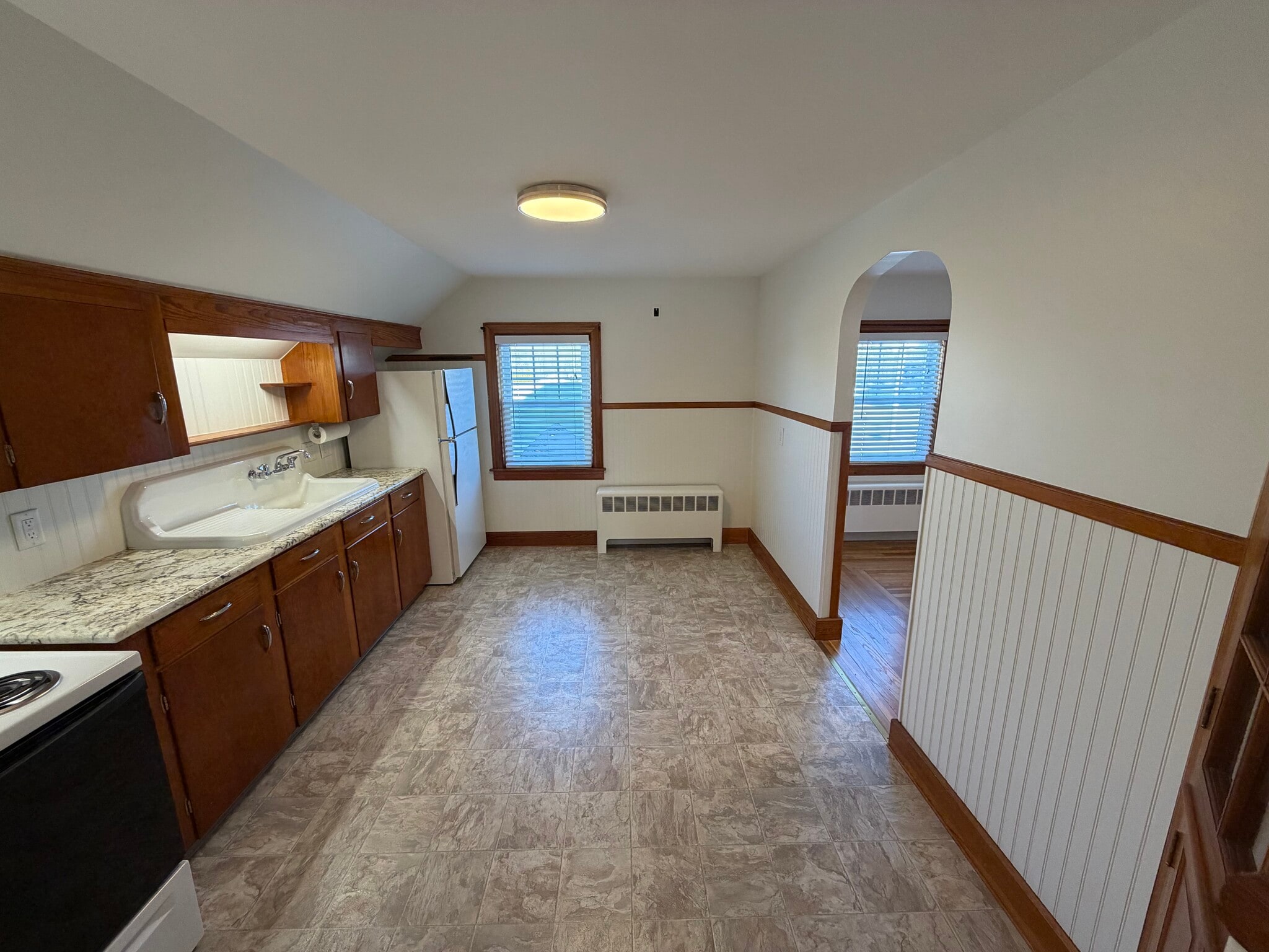 Building Photo - 964 Wellington Rd