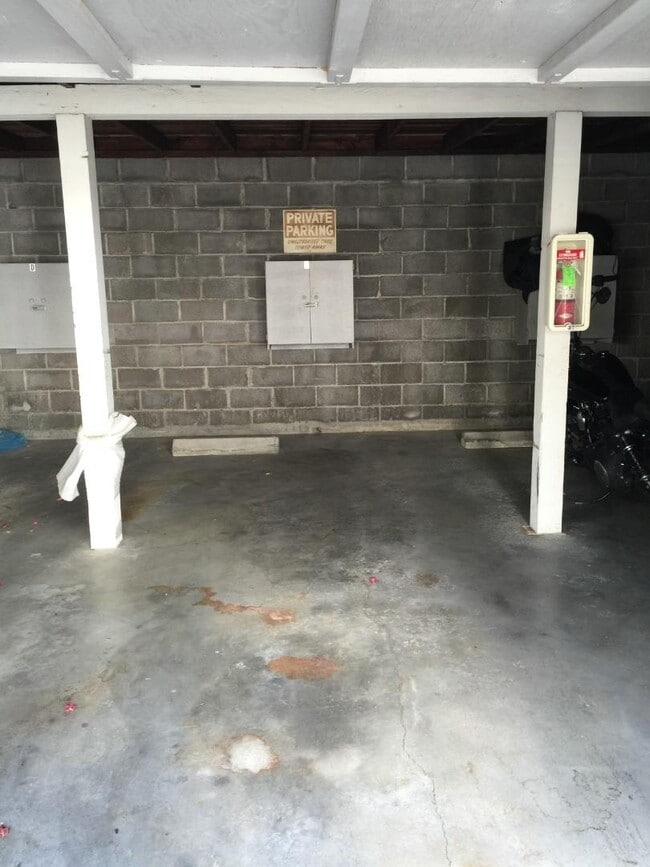 Building Photo - 515 N El Camino Real