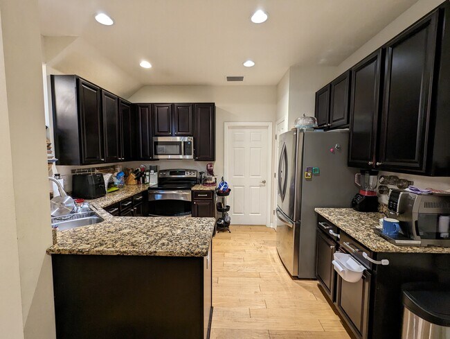 Building Photo - 11804 13th Way N