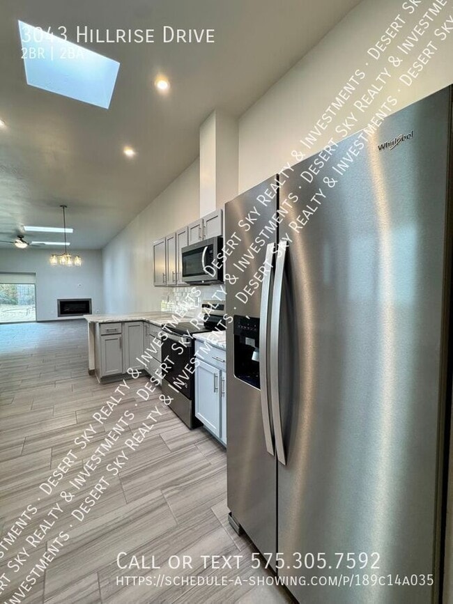 Building Photo - 3043 Hillrise Dr