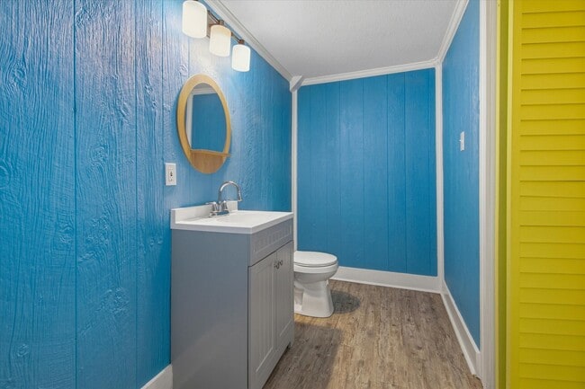 Building Photo - 606 Warsaw Dr