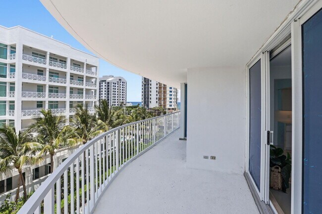 Building Photo - 3210 S Ocean Blvd