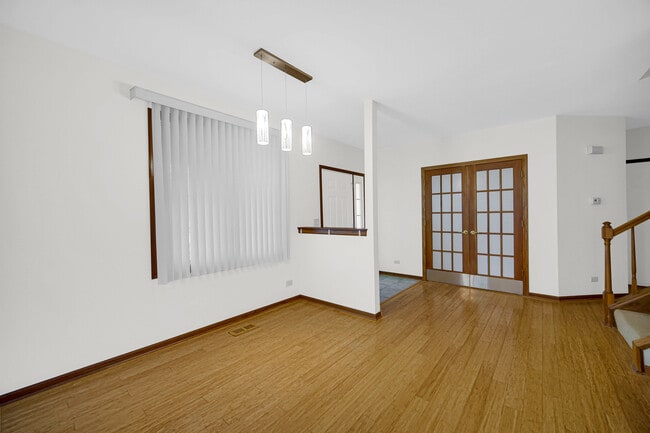 Building Photo - 1214 S Parkside Dr