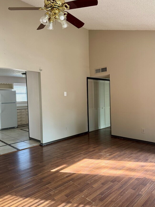 Building Photo - 1716 Coronado Ave