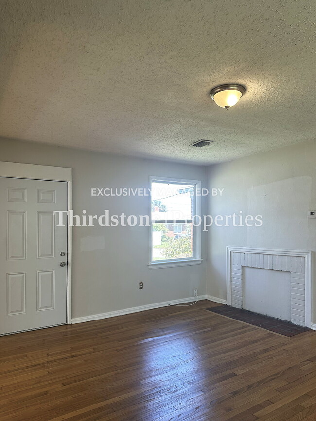 Building Photo - 8121 Hawthorne St