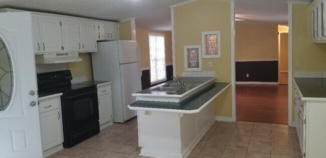 Building Photo - 169 Brentwood Ln