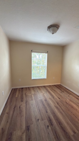 Building Photo - 4213 Winding Vine Dr