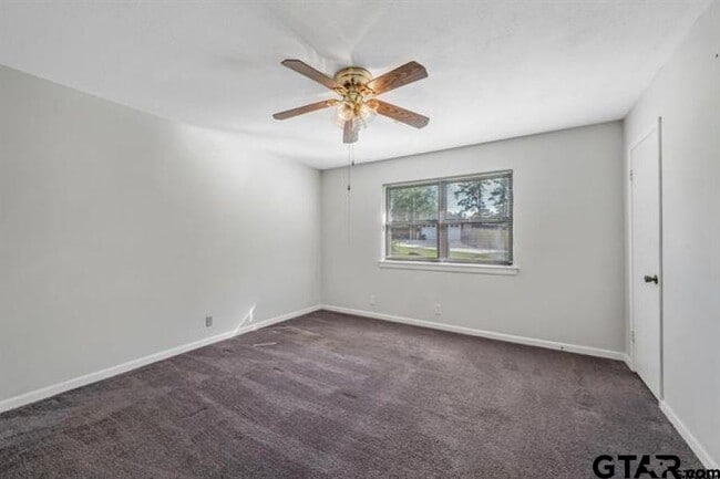 Building Photo - 14885 Willowwood Dr