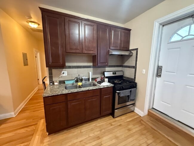 Building Photo - 3205 N Central Ave