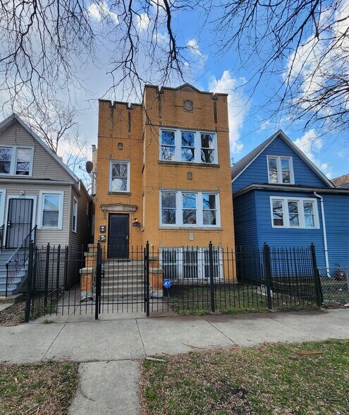 Building Photo - 8010 S Manistee Ave