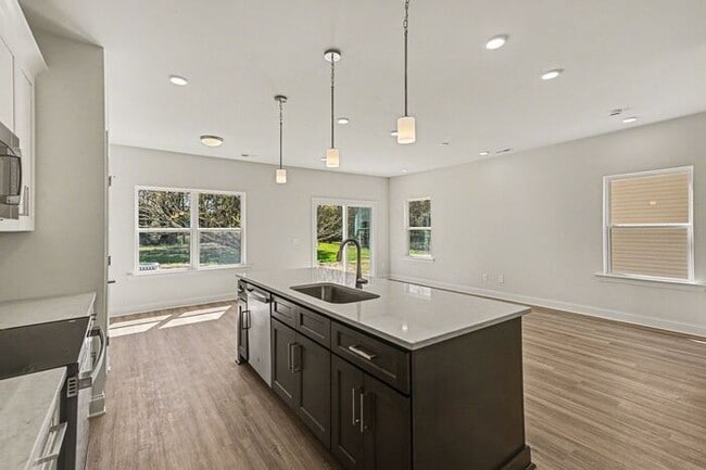Building Photo - Brand New 4BD/2.5BA Home in Mooresville!