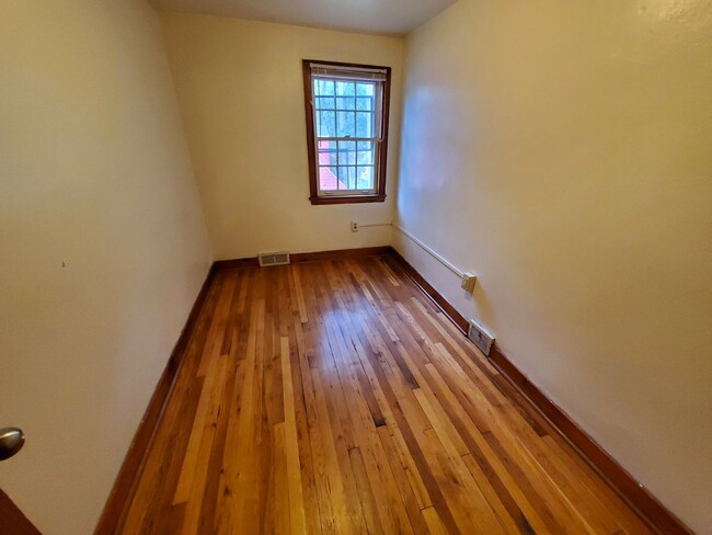 Building Photo - 277 Woodland Dr