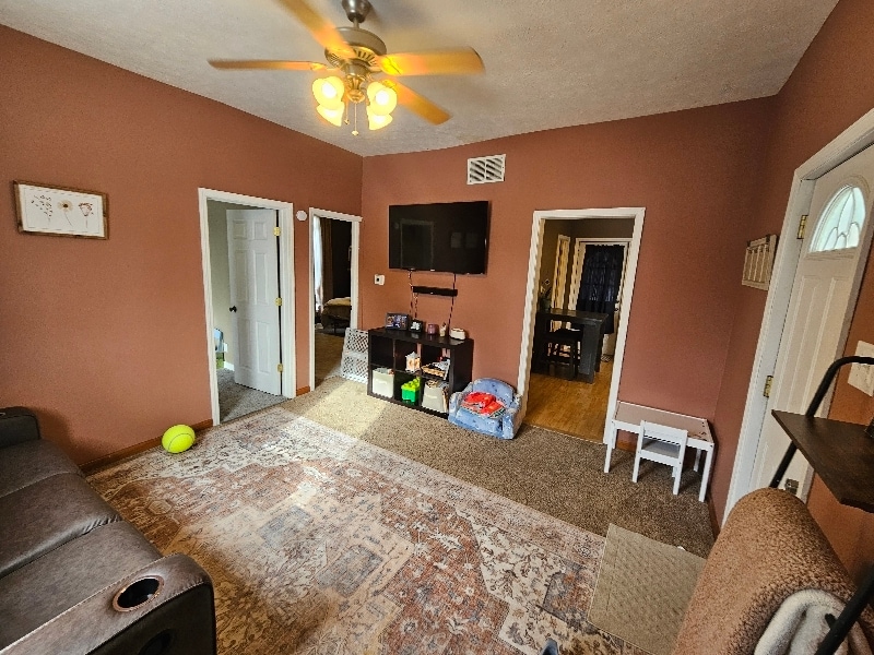 Building Photo - 307 W Clem St