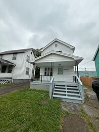 Building Photo - SECTION 8 & EDEN ACCEPTED!! Newly Renovated 3br 2ba Home - 2 Story SFH