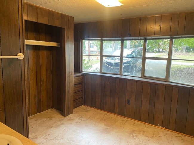 Building Photo - Two bedroom mobile home in peaceful countr...