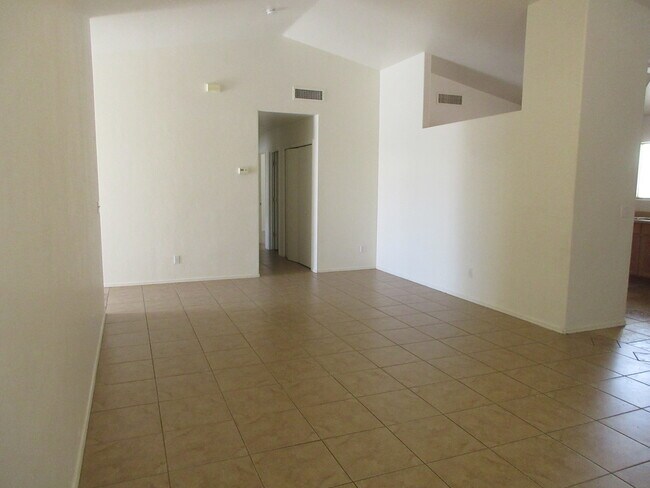 Building Photo - 1737 W Corte De Cajamarca
