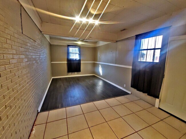 Building Photo - 4BR/2.5BA Single Family