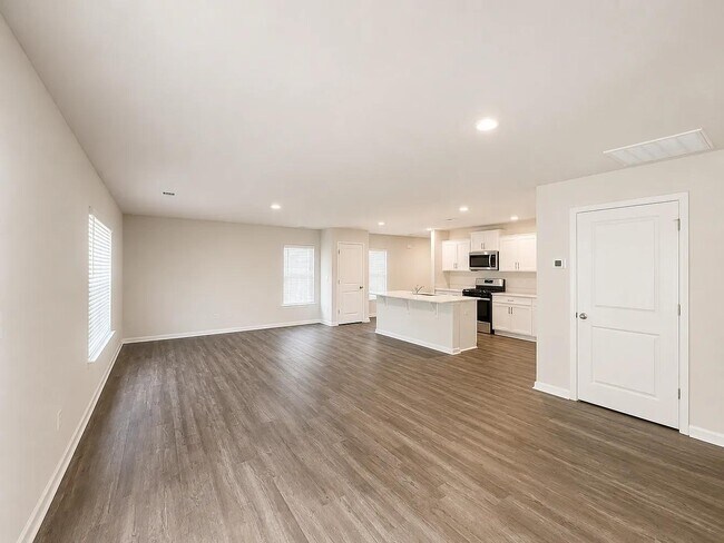 Building Photo - 225 Deskin Ln