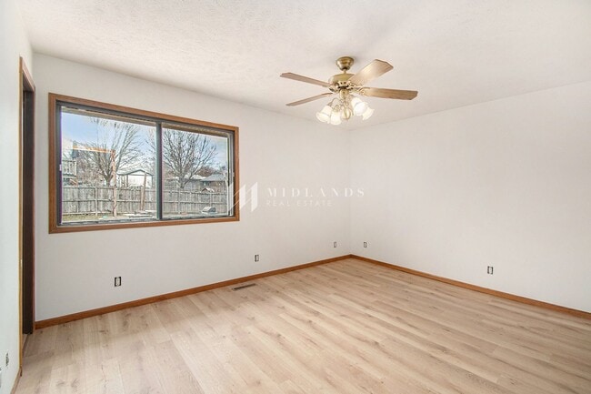 Building Photo - Chalco Pointe Home for Rent