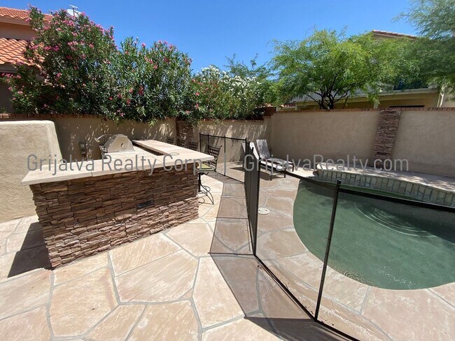 Building Photo - Amazing 5 BD, 3 BA House + Pool! This Oro Valley home has everything! (Lambert/La Canada)