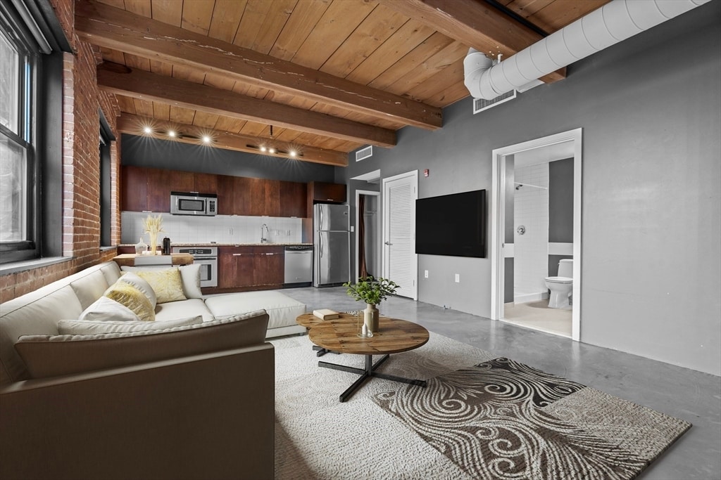 Building Photo - 90 Wareham St