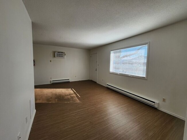 Building Photo - One-bedroom apartment located near Honey C...