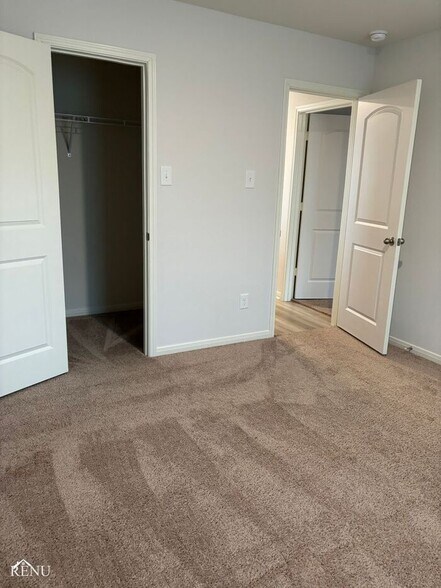 Building Photo - 10494 Sweetwater Creek Dr