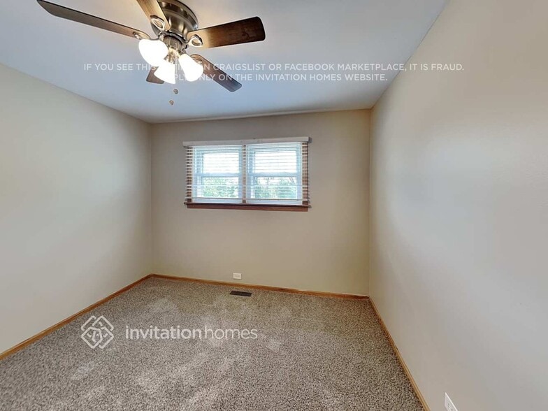 Building Photo - 800 E Belmont Ave