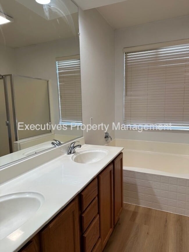 Building Photo - 1263 Orion Ct