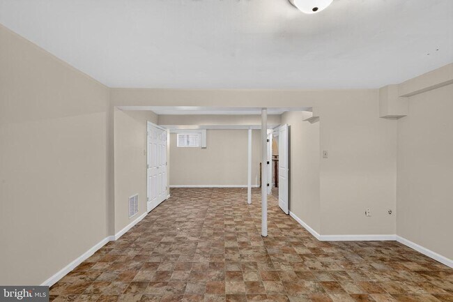 Building Photo - 2931 Sunset Ln