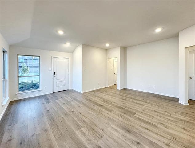 Building Photo - 810 Shear Dr