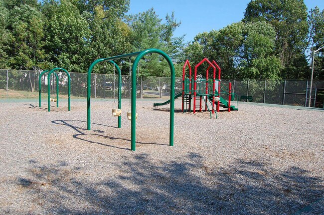 Building Photo - Brentwood Apartment Homes