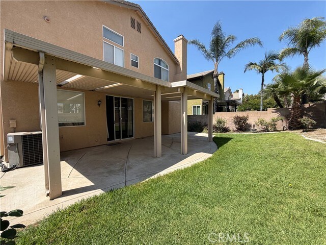 Building Photo - 5569 Hunt Club Dr